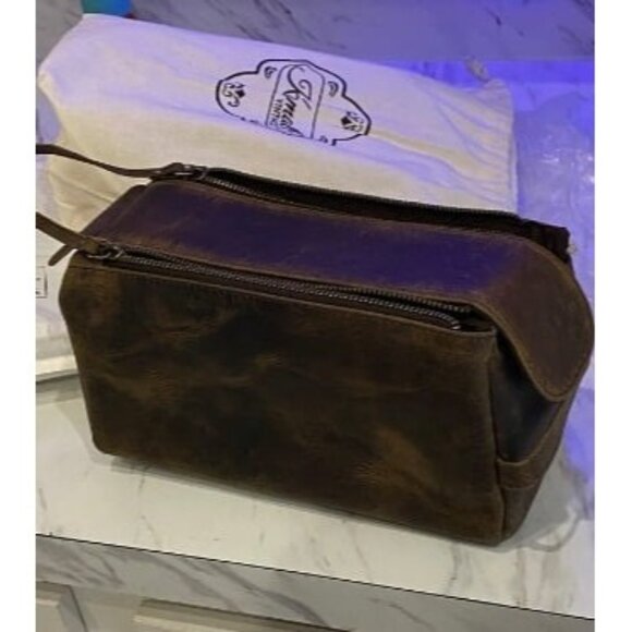New Premium Buffalo Leather Unisex Toiletry Bag Travel Kit - Picture 2 of 3